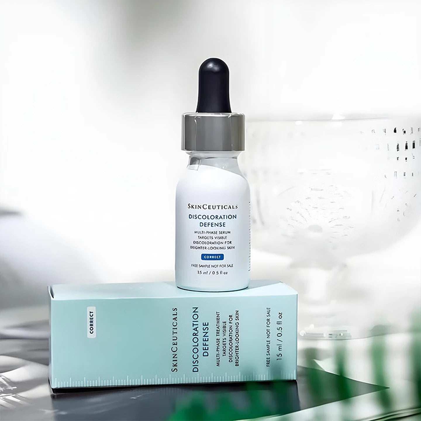 SkinCeuticals Discoloration Defense 15ml, Brightening Anti-Dullness Radiance Serum, Improves Dark Spots and Post-Acne Marks, Suitable for All Skin Types