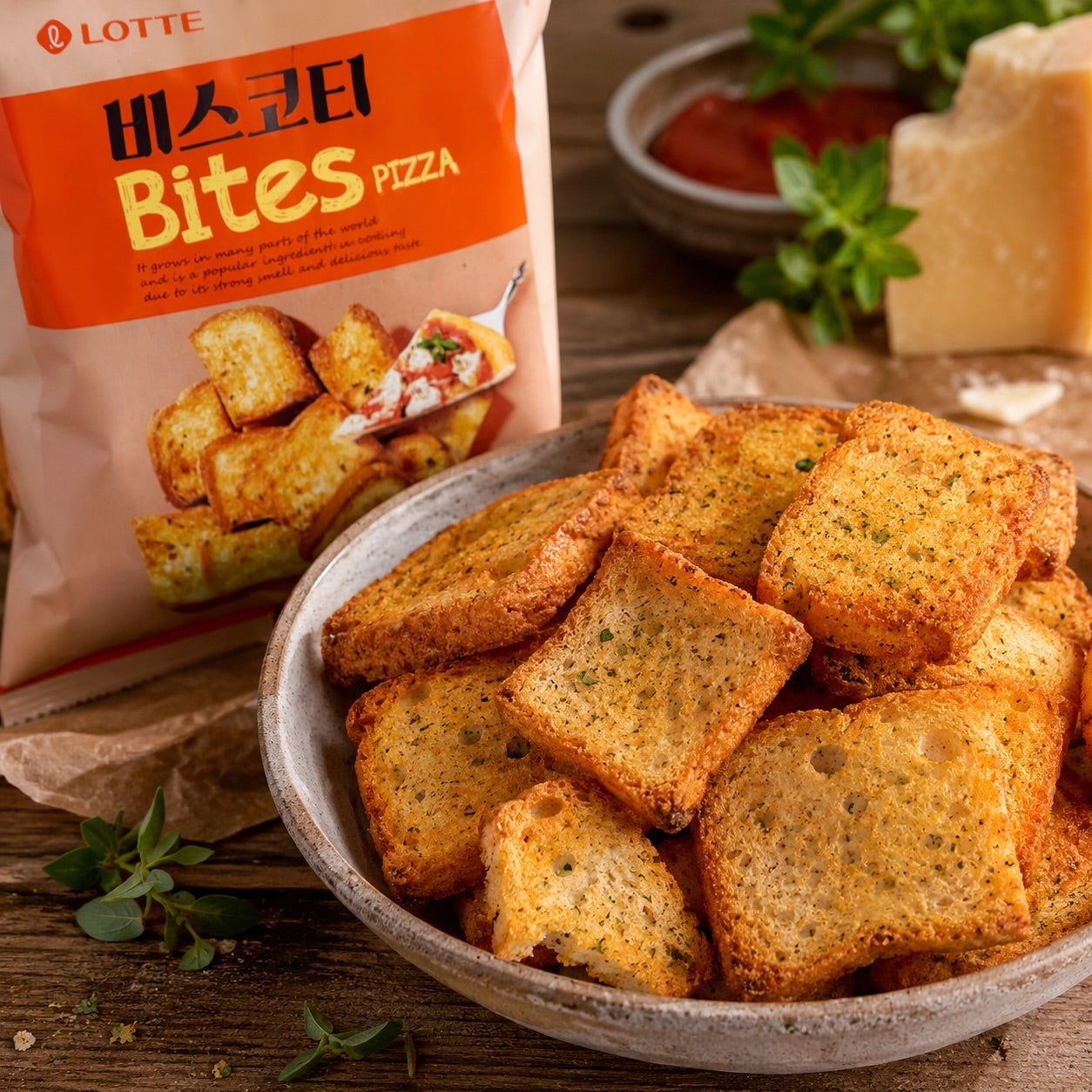 Lotte Pizza‑Flavored Baked Bread Chips 70g pizza‑flavor crispy baked snacks