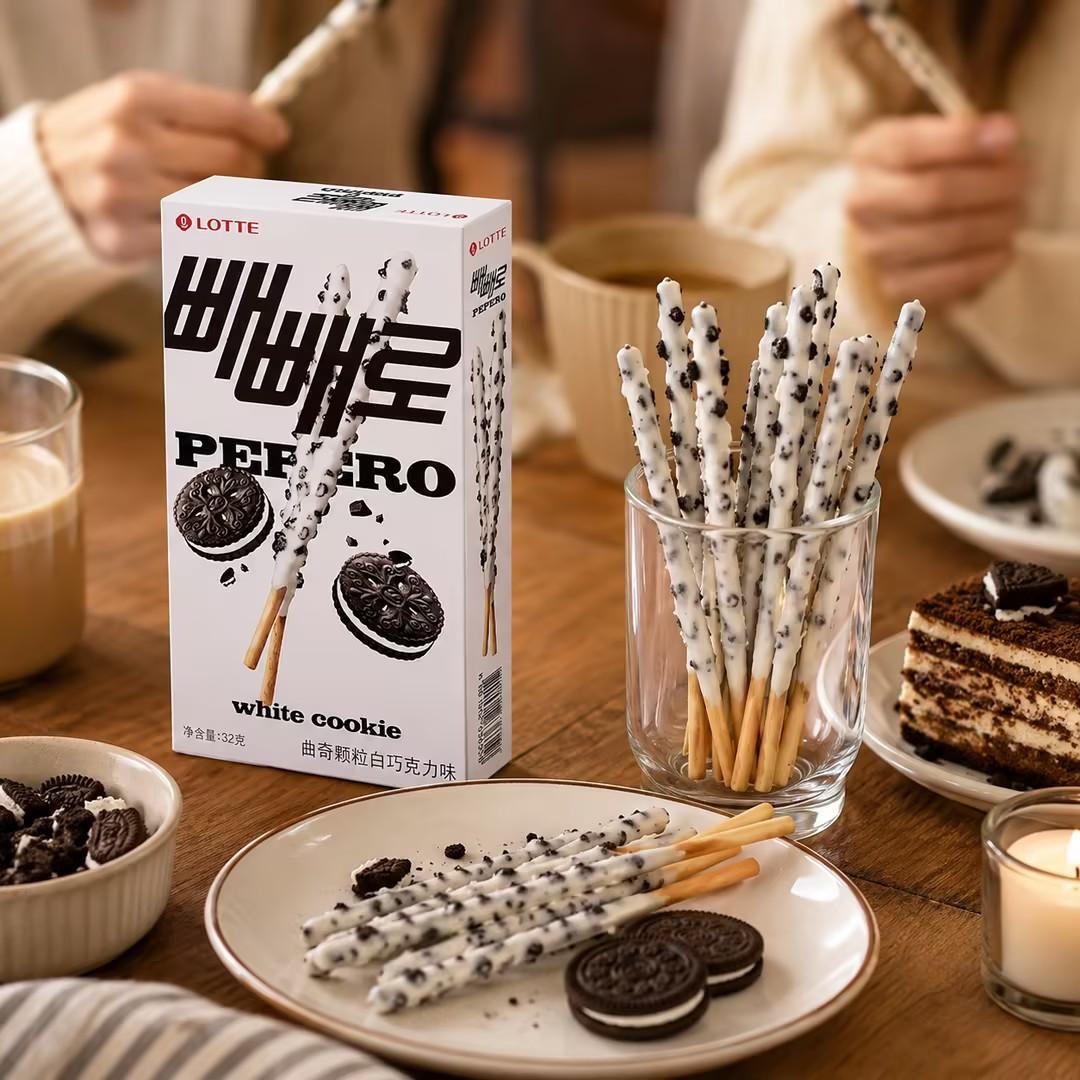 Lotte Pepero Cookie Crumb White Chocolate Biscuit Sticks 32g