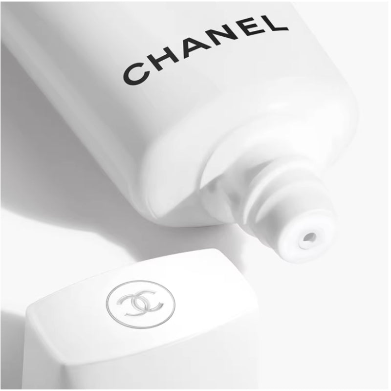 Chanel UV Essential Complete Protection Sunscreen SPF 50 (1oz) New Box AUTHENTIC