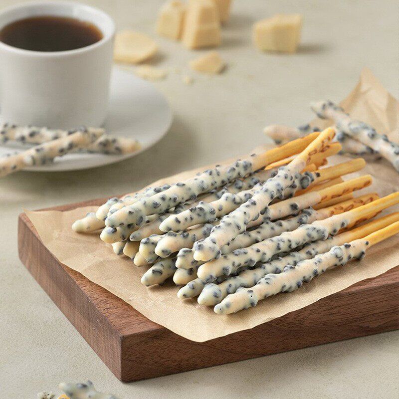 Lotte Pele Chocolate Coated Sandwich Decorative Biscuits Casual Snacks Snacks (randomly sent in old and new packaging)