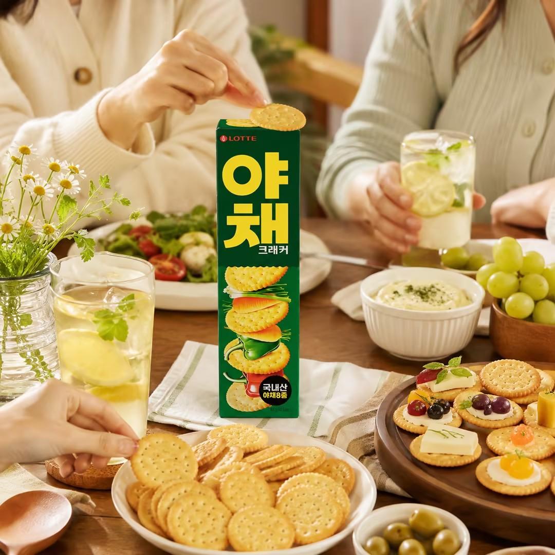 Lotte Wellbeing Vegetable Crackers 83g