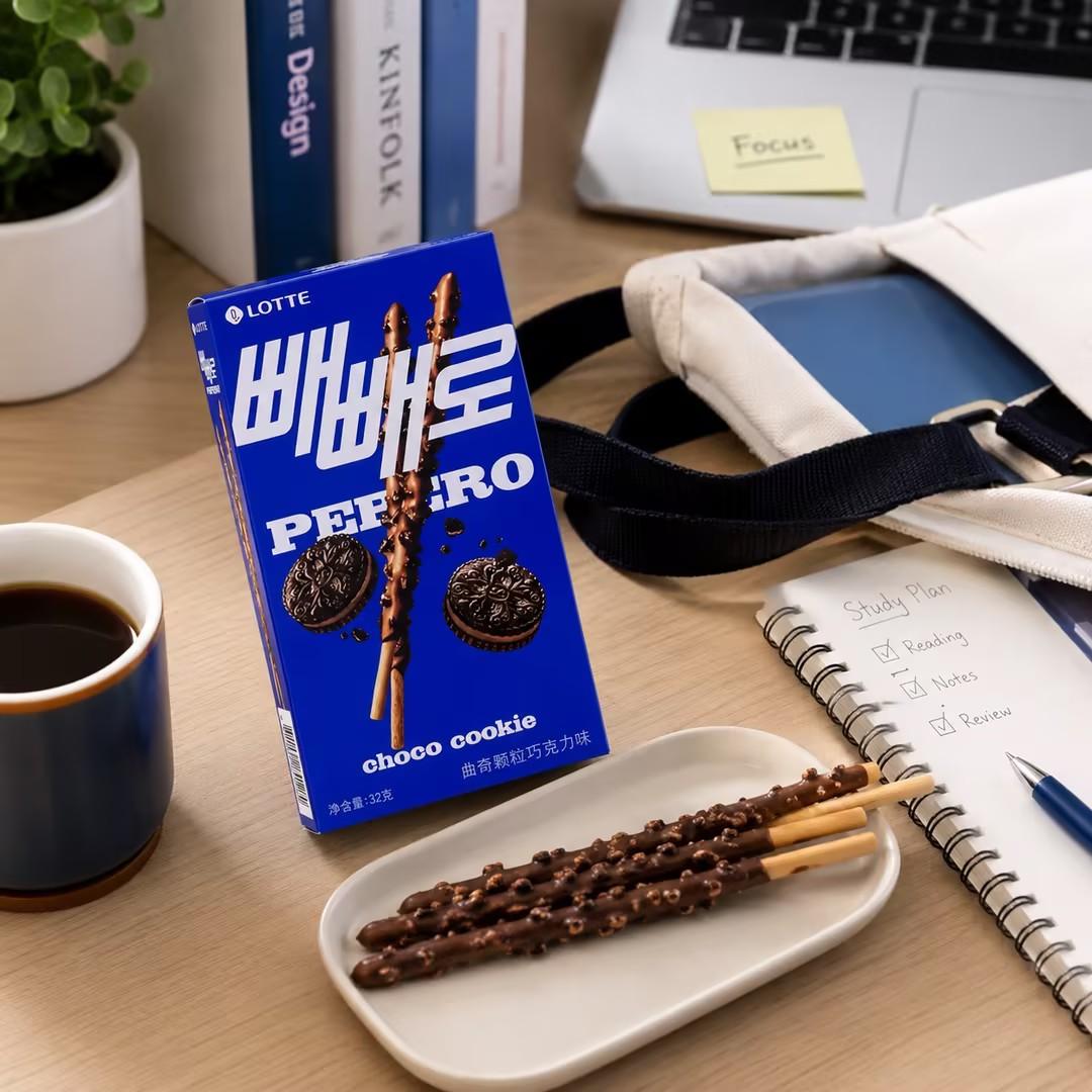 Lotte Pepero Cookie Crumb Chocolate Biscuit Sticks 32g