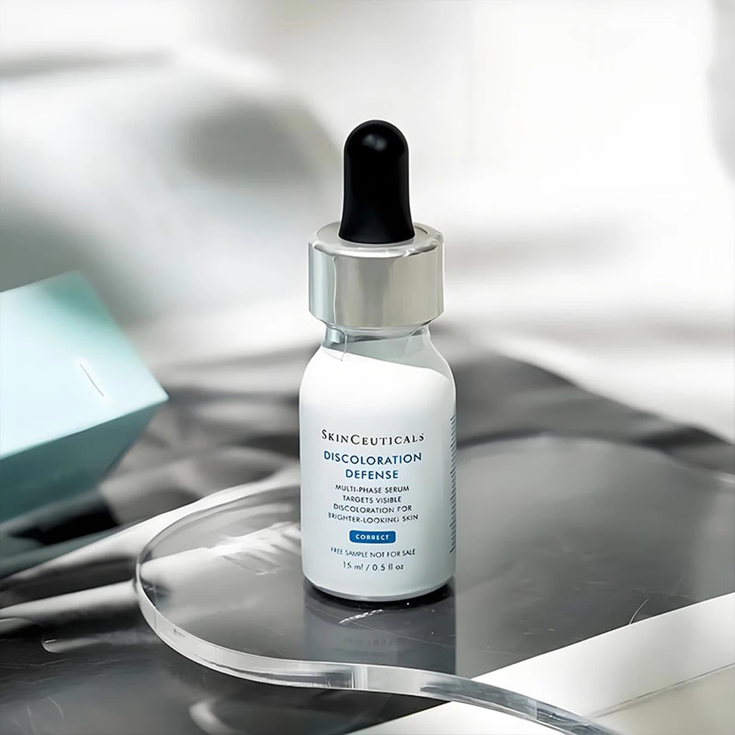 SkinCeuticals Discoloration Defense 15ml, Brightening Anti-Dullness Radiance Serum, Improves Dark Spots and Post-Acne Marks, Suitable for All Skin Types
